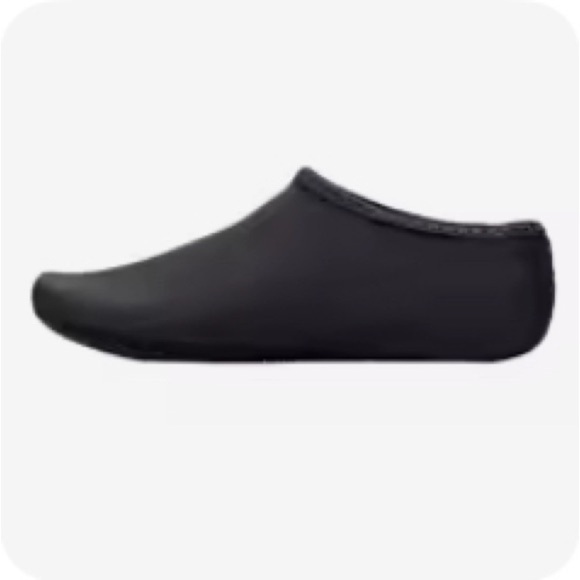 Shoes - Unisex Black Slip-On Water Shoes